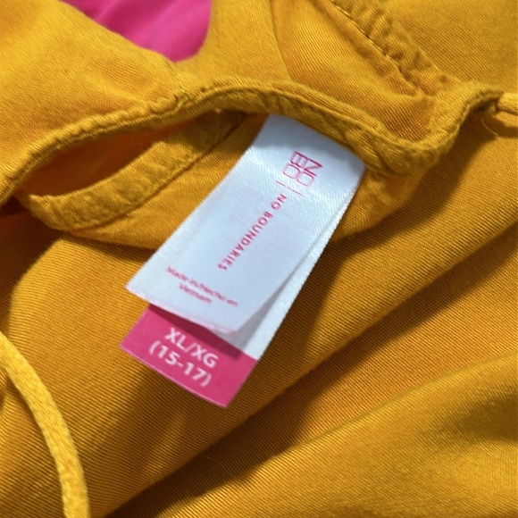 🎲 Bundle of 5 Woman’s XL Tops - Picture 6 of 7